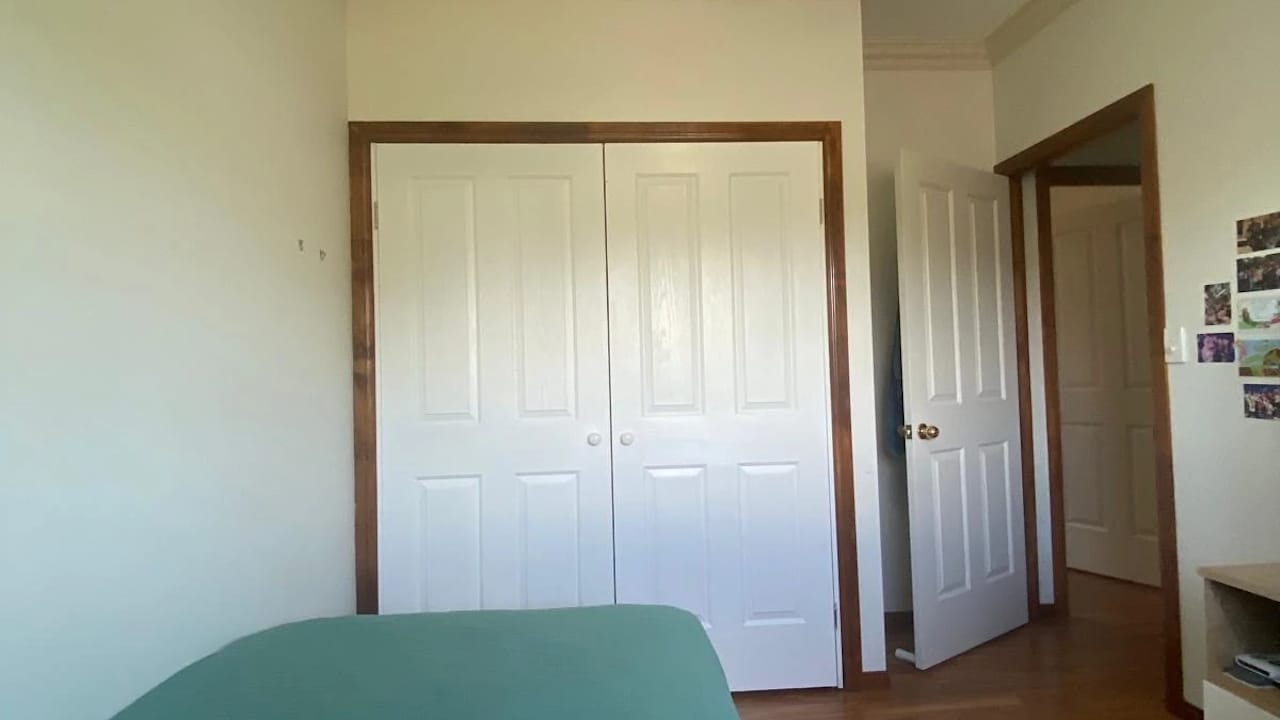 Room in a share house