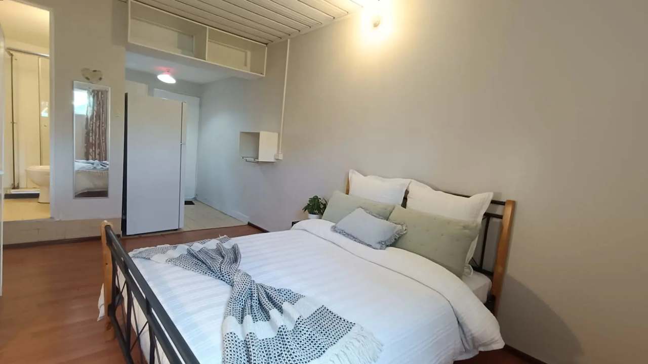 Furnished room studio flat for rent