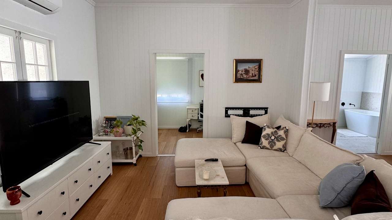 Room in a share house