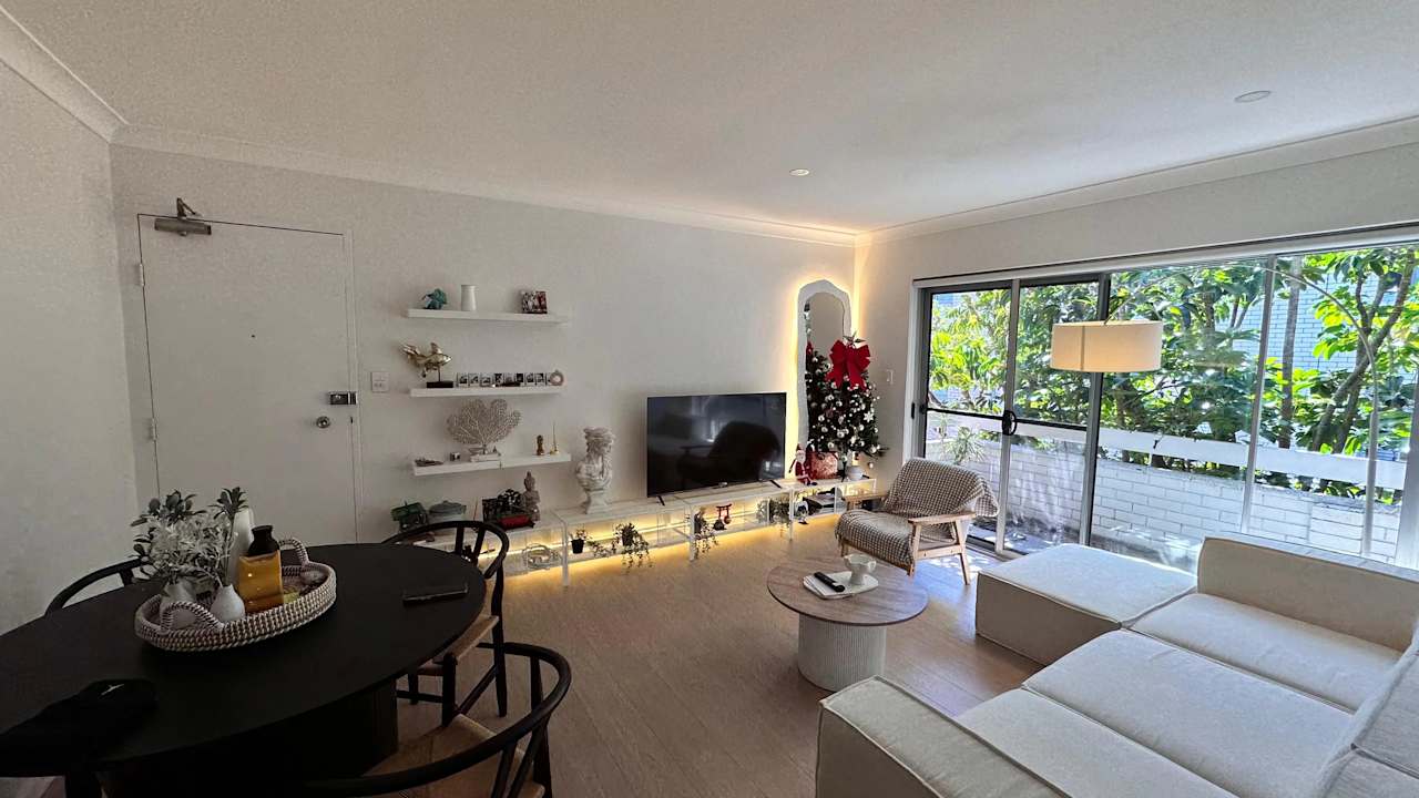 Furnished room in a flatshare