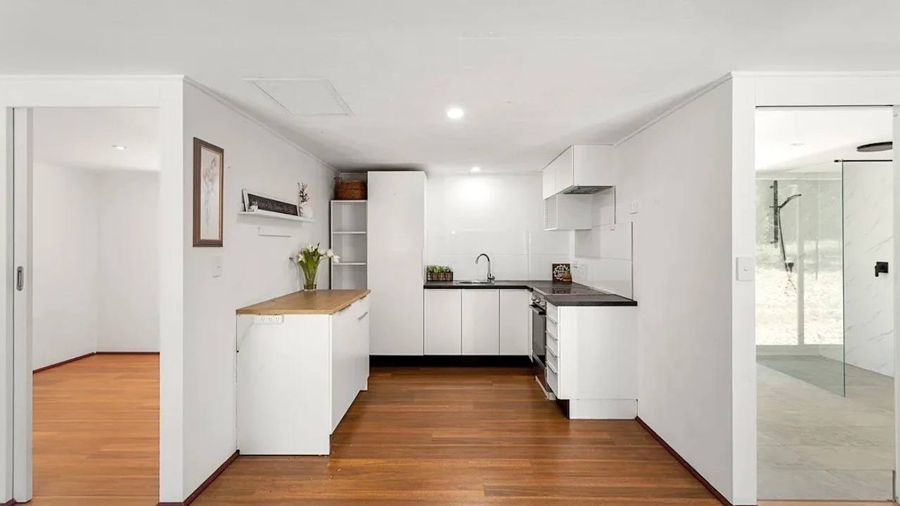 Furnished room granny flat for rent