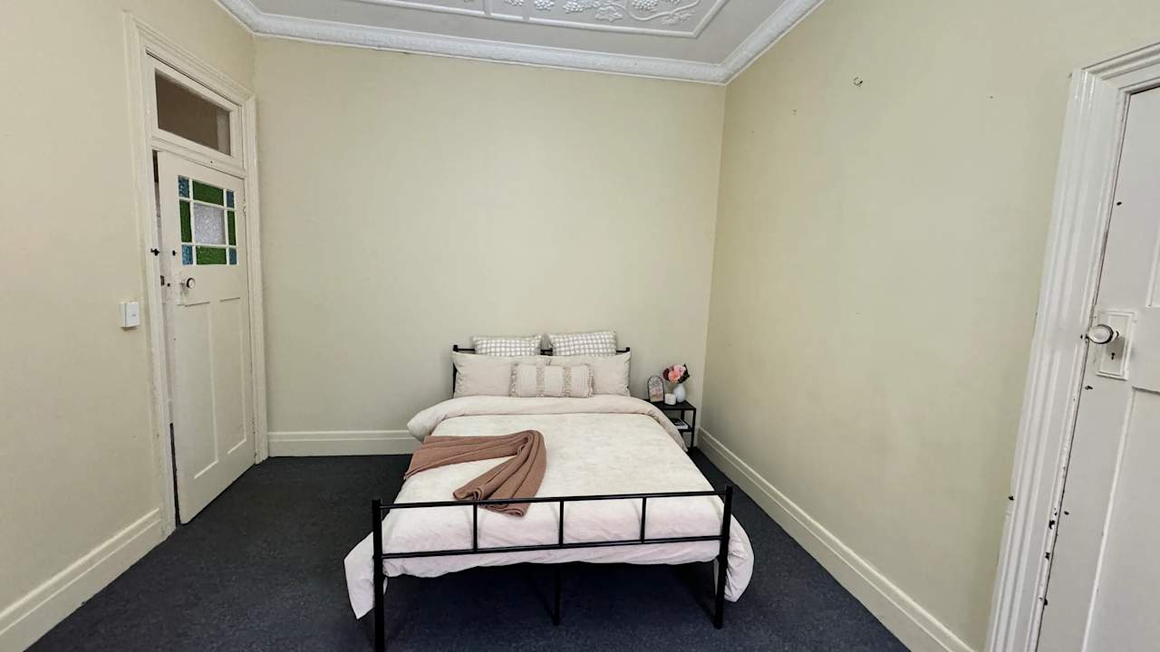 Furnished room in a share house