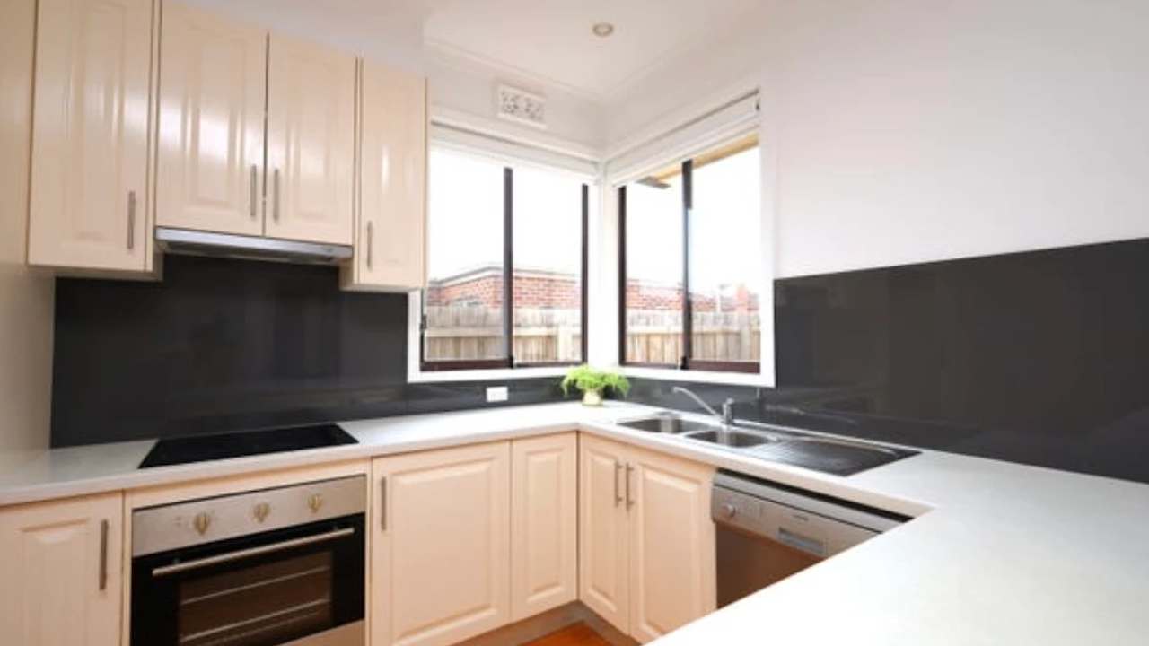 Unfurnished room in a share house