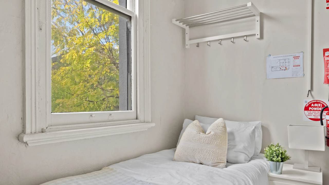 Furnished room in a share house