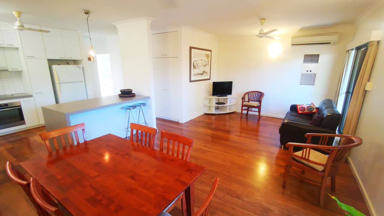 Whole property with 2 rooms for rent