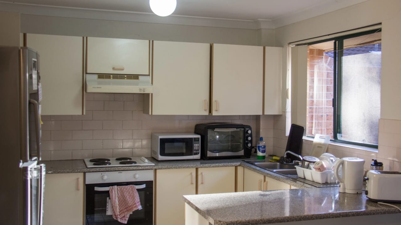 Furnished room in a flatshare