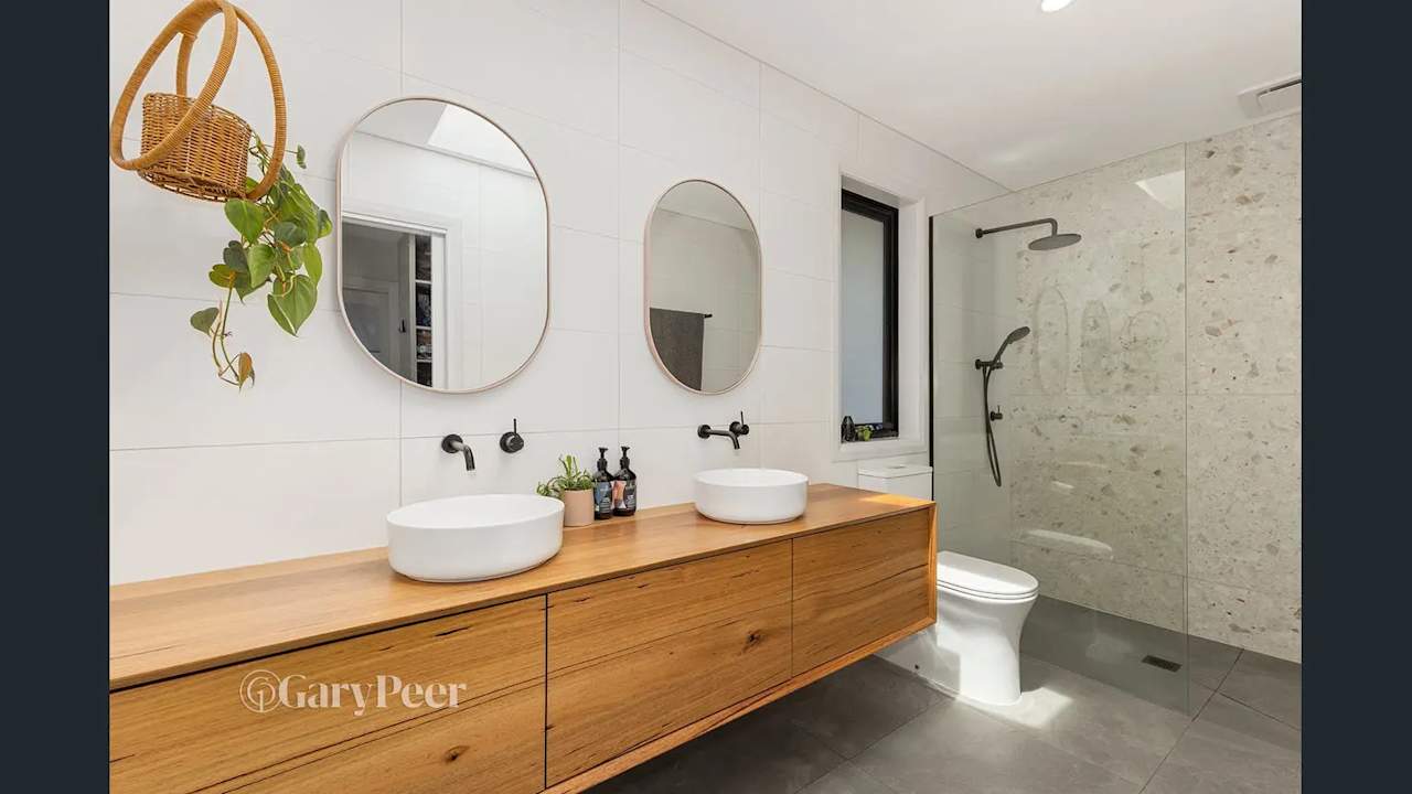 Furnished room with ensuite in a share house