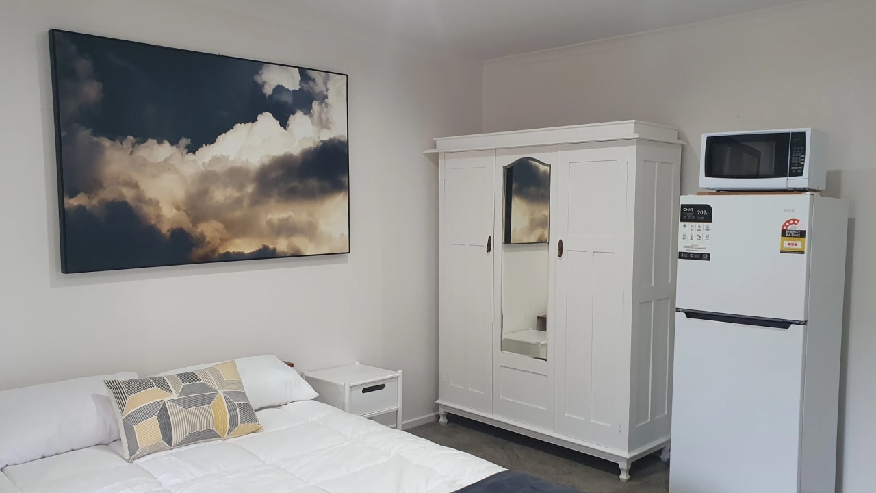 Room in a share house