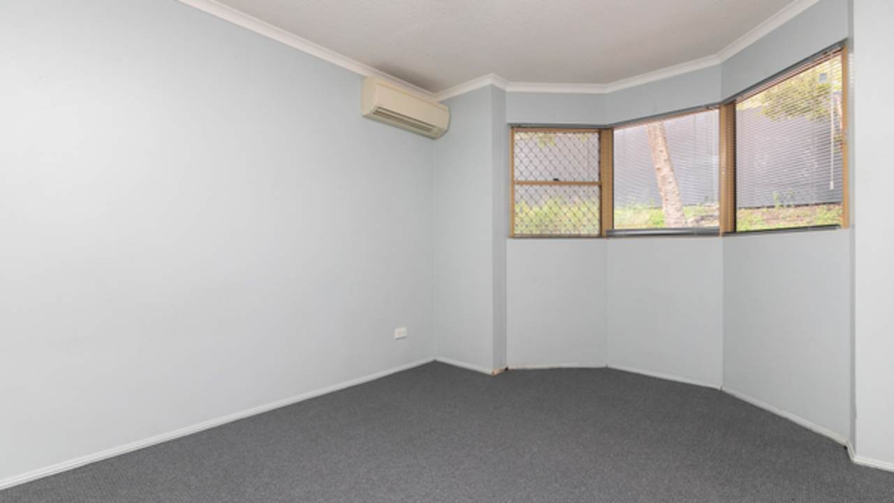 Unfurnished room with ensuite in a flatshare