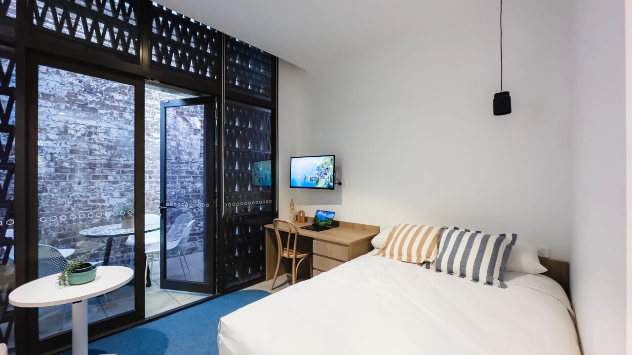 Furnished room studio flat for rent