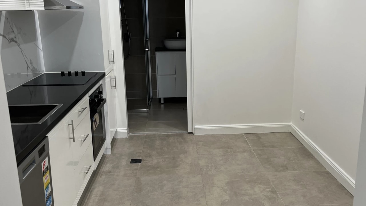 Whole property with 1 room for rent