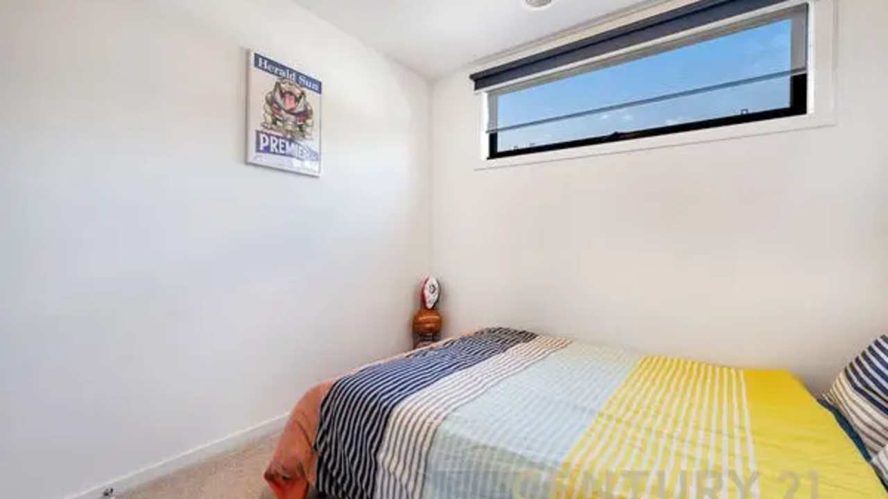 Room in a share house