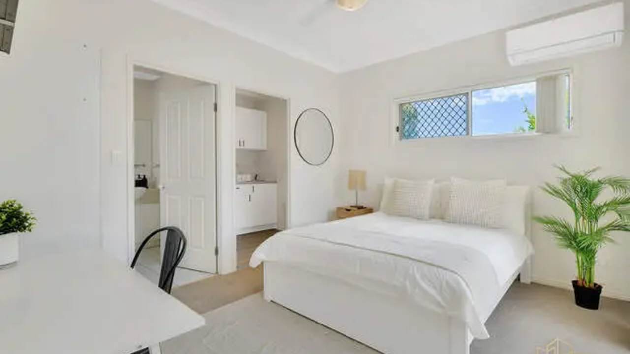 Furnished room studio flat for rent