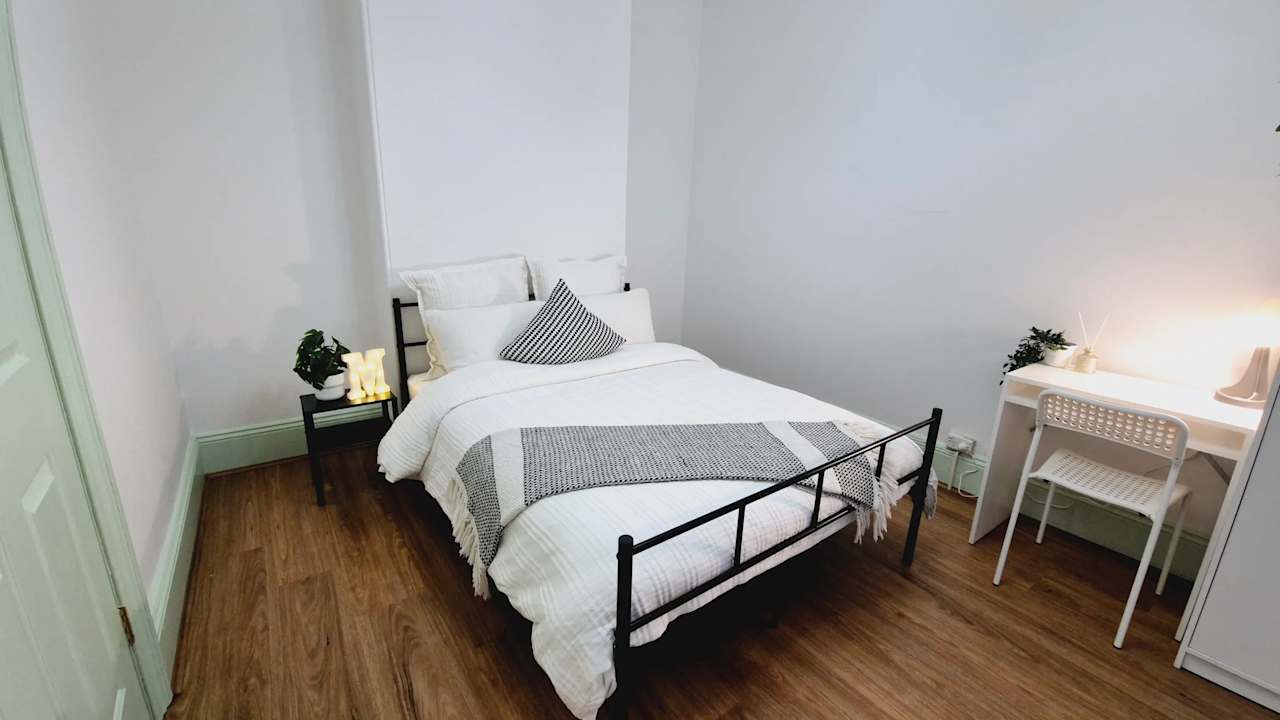 Furnished room in a share house