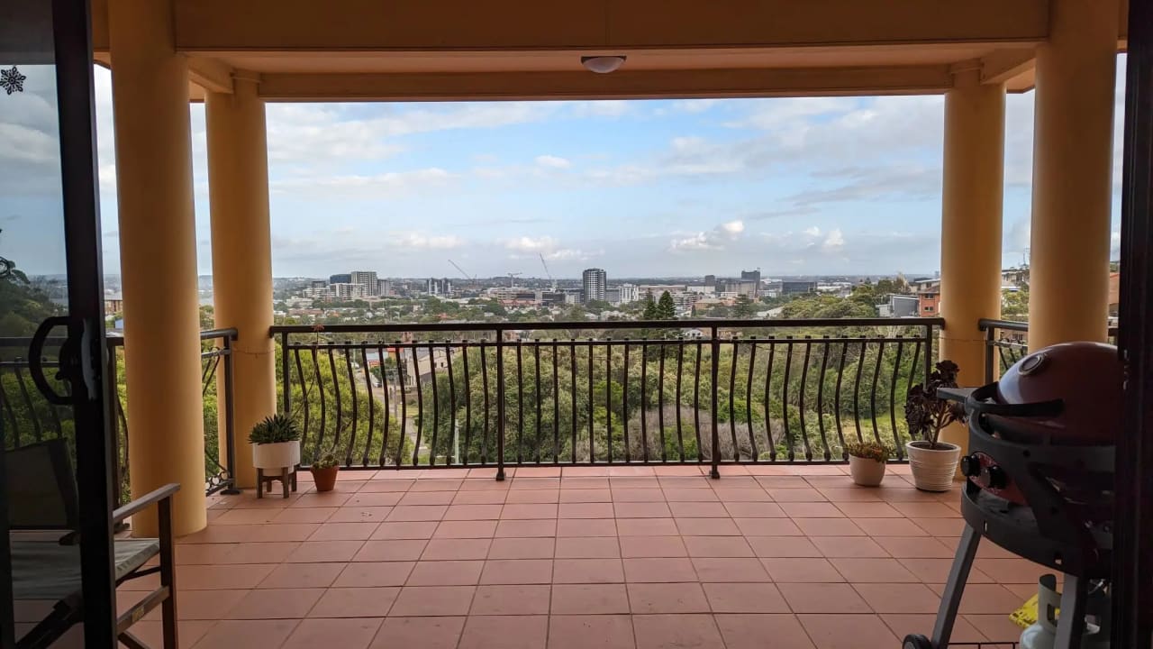 Unfurnished room in a flatshare