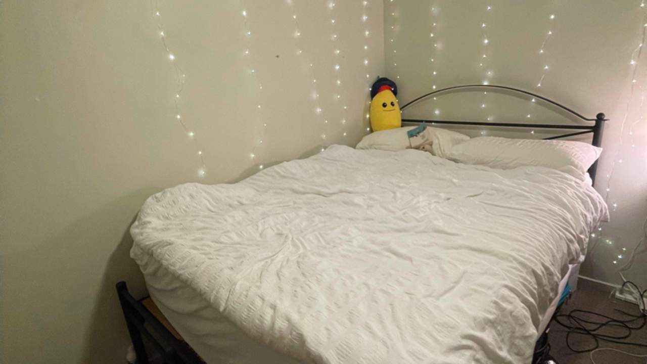 Unfurnished room in a share house