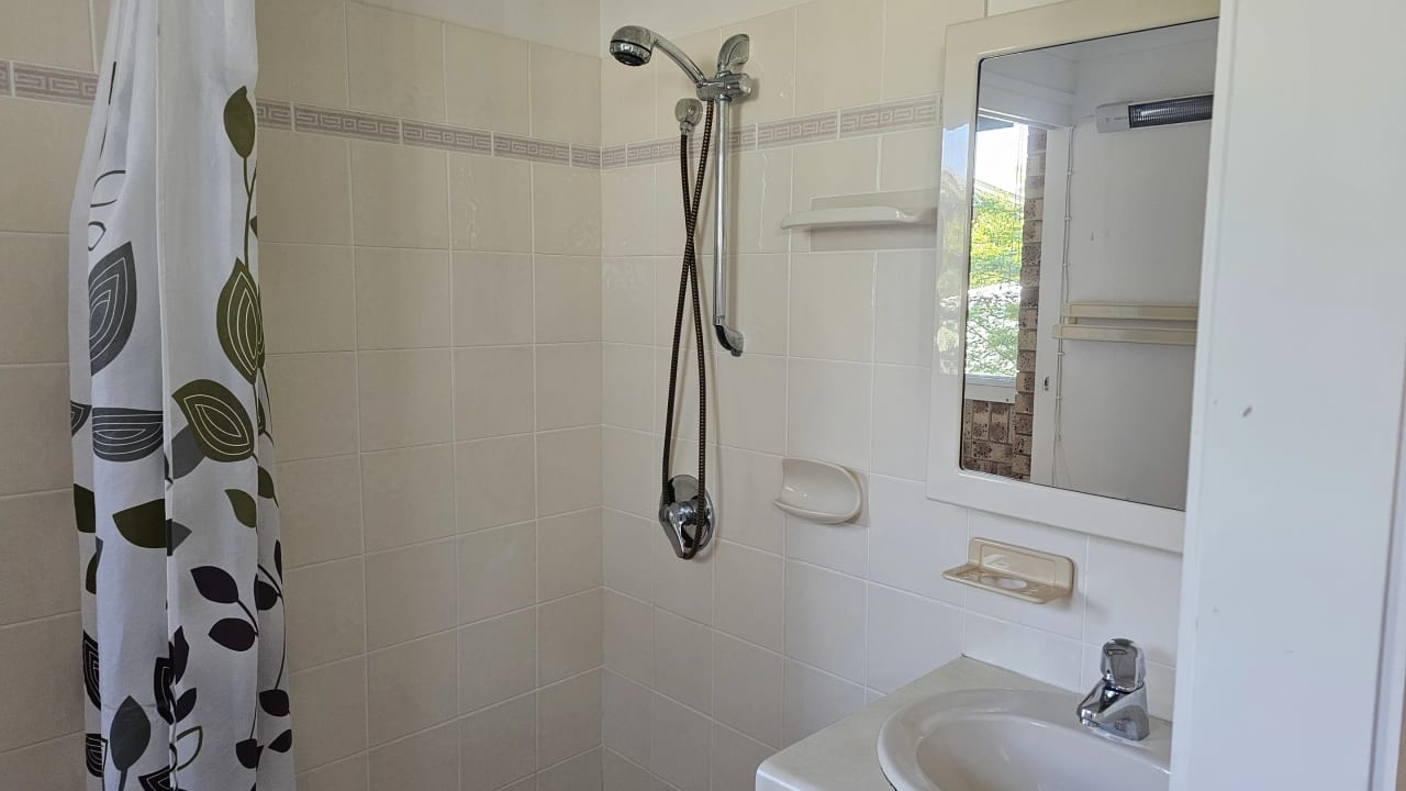 Unfurnished room granny flat for rent