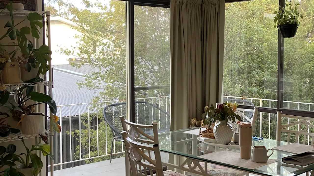 Furnished room in a flatshare