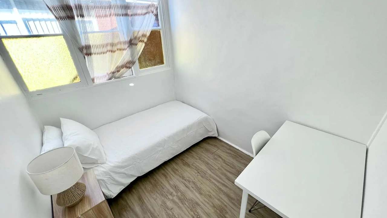 Room in a share house