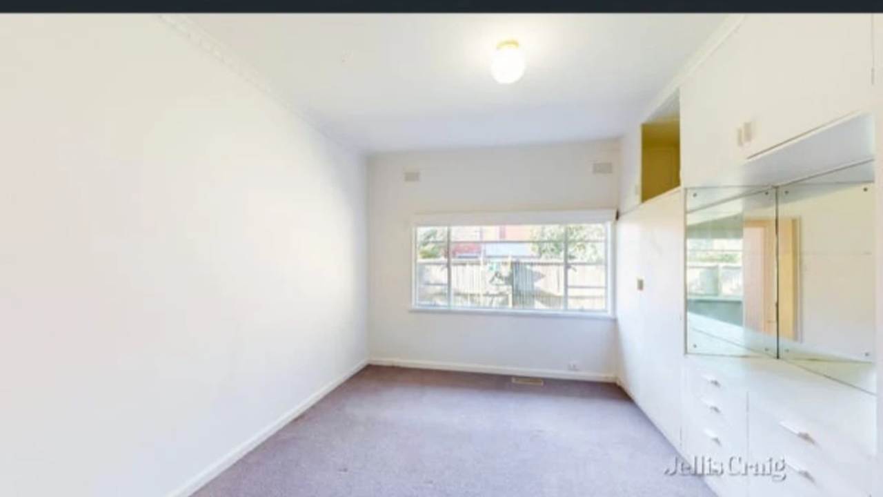 Unfurnished room in a flatshare