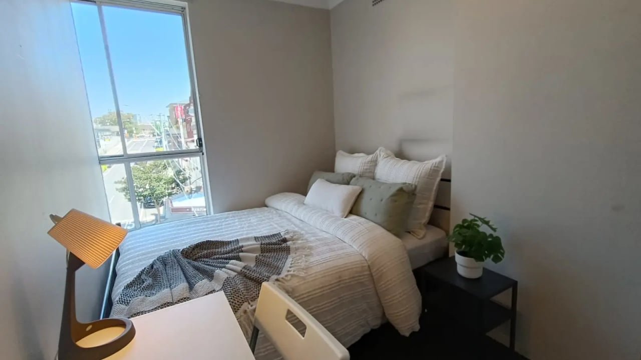 Furnished room in a share house