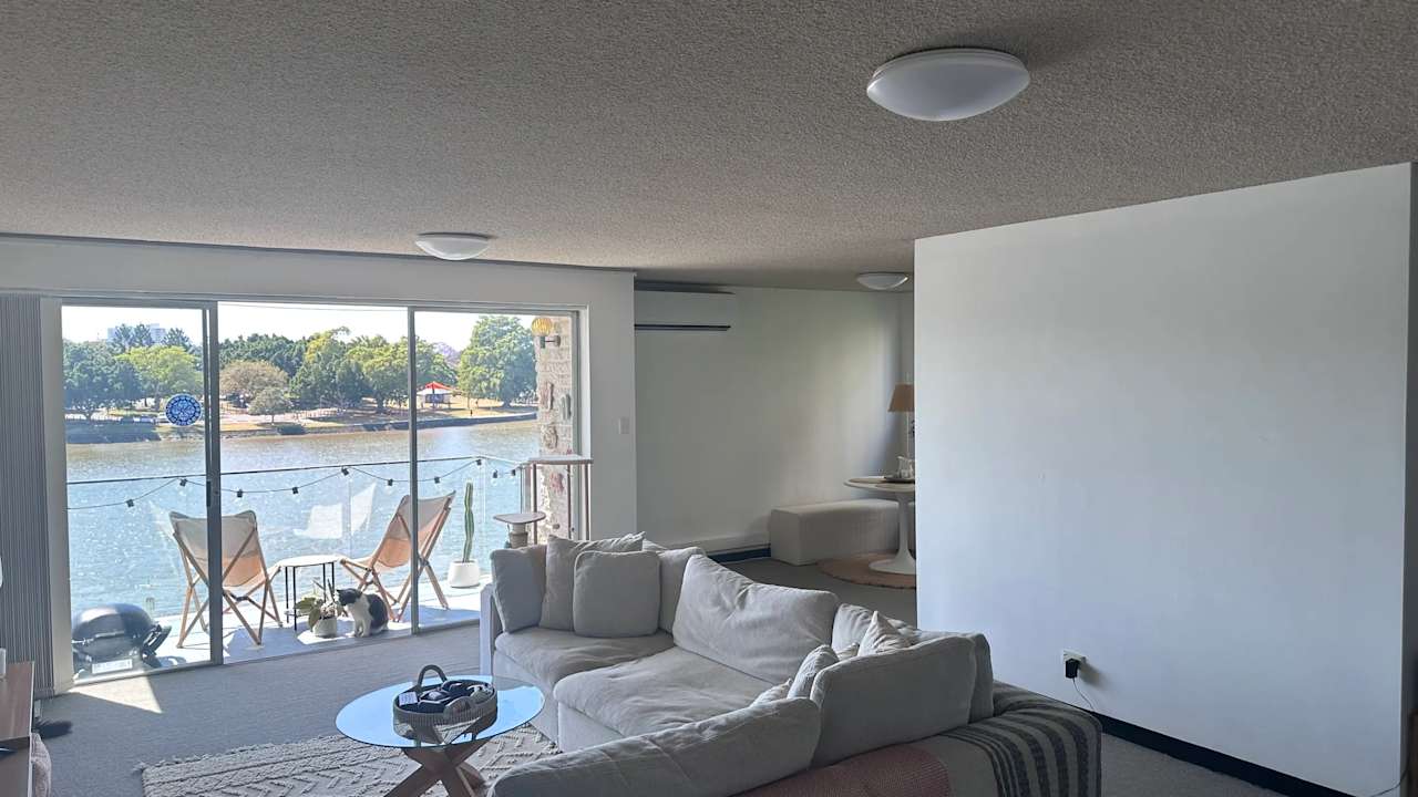 Unfurnished room in a flatshare