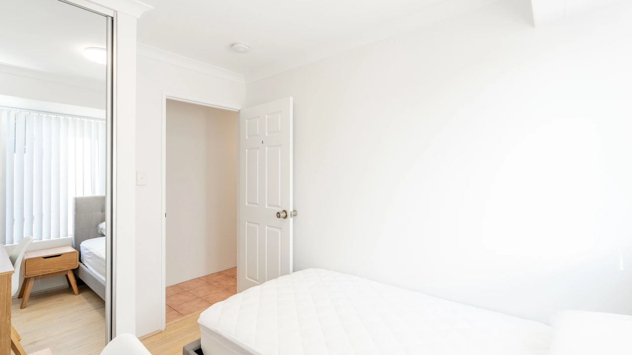 Furnished room in a share house