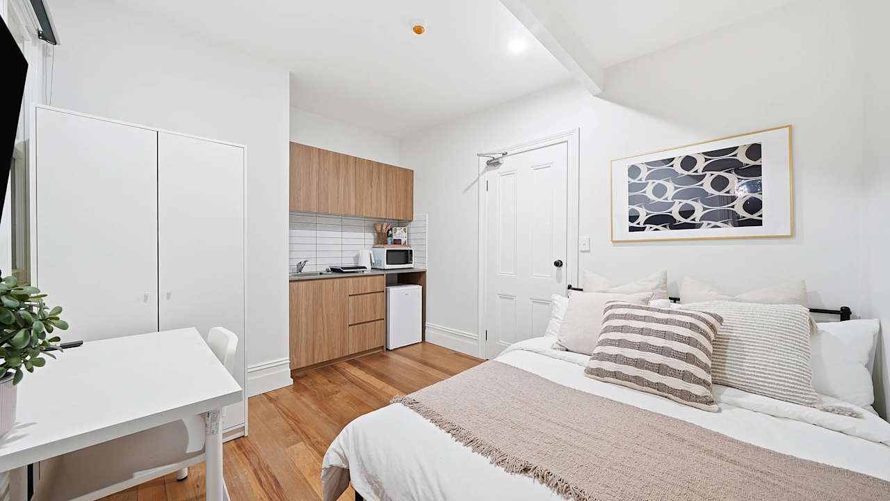 Room studio flat for rent