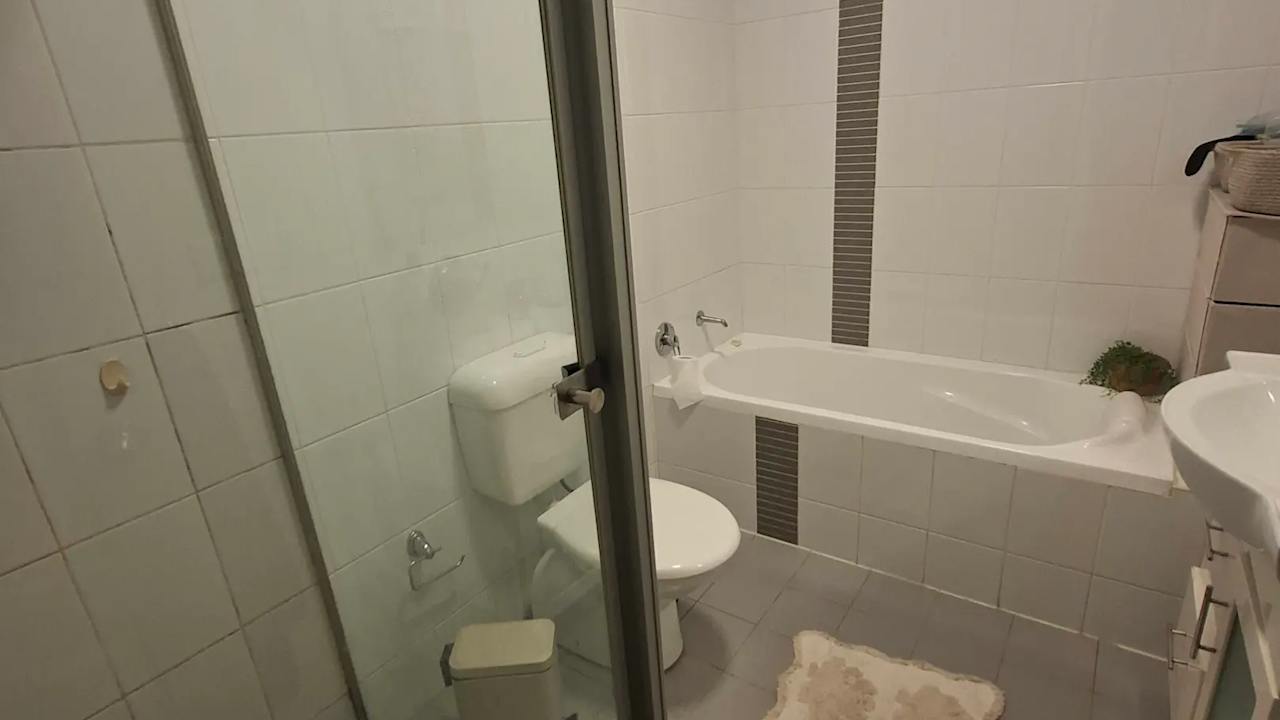 Furnished room with ensuite in a flatshare