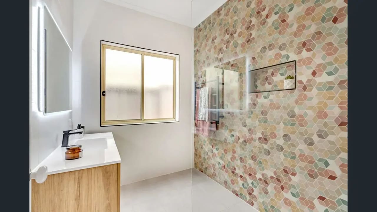 Room in a share house