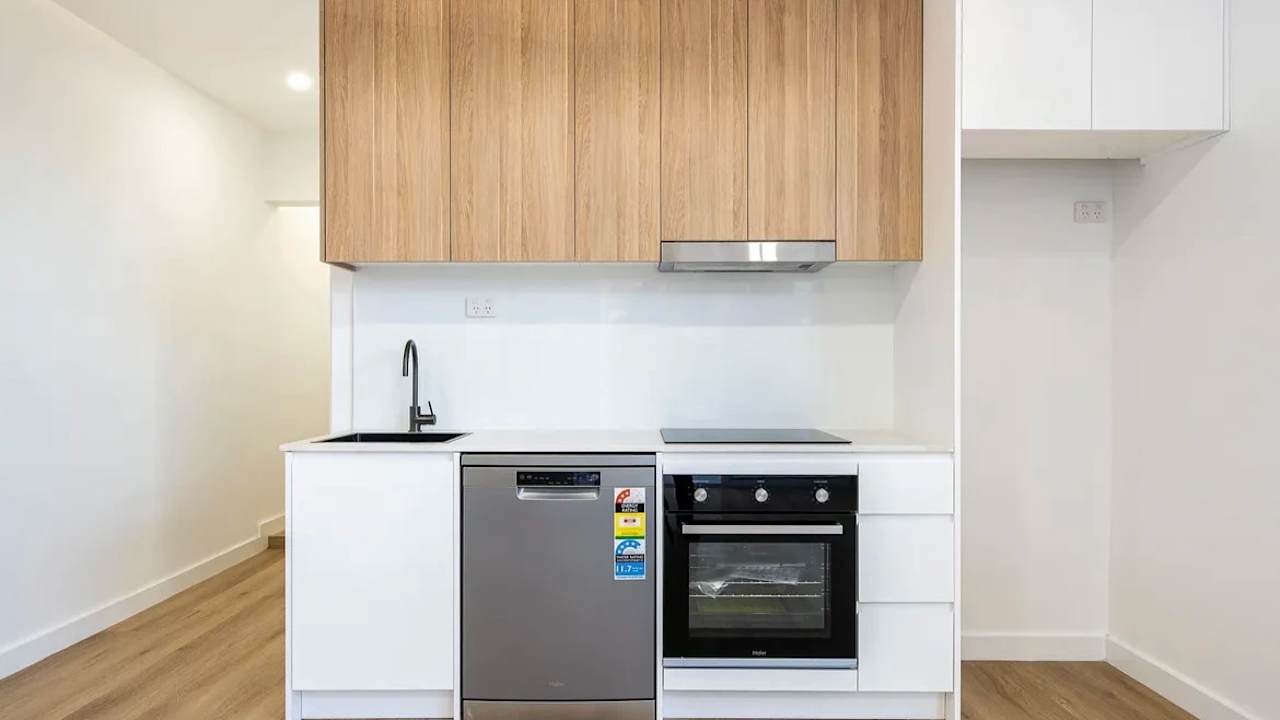 Unfurnished room in a share house