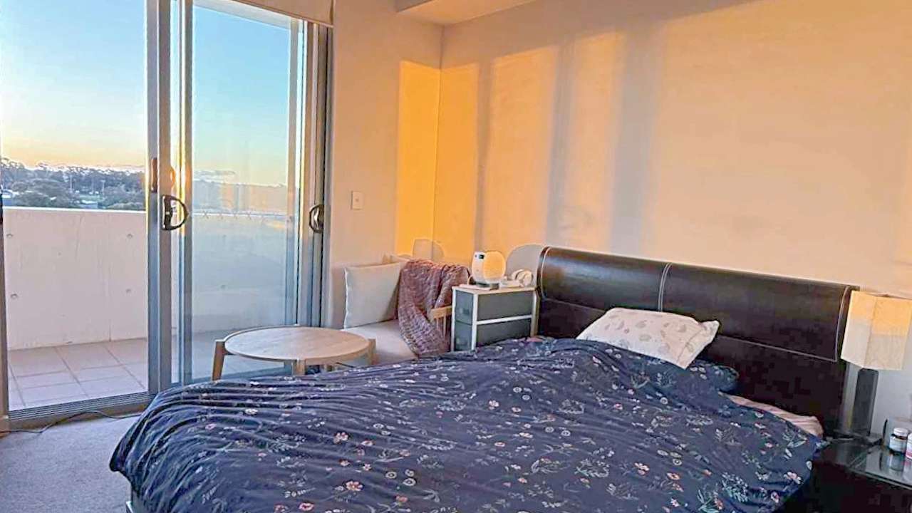 Furnished room with ensuite in a flatshare