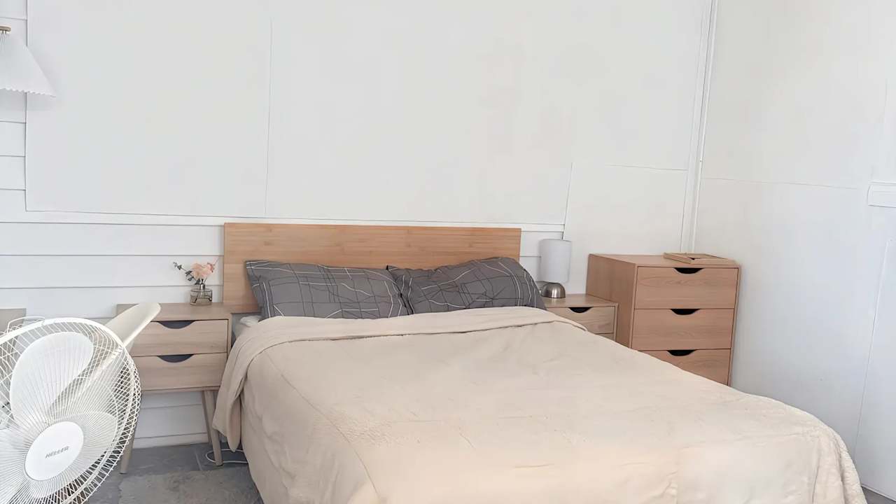 Furnished room in a share house