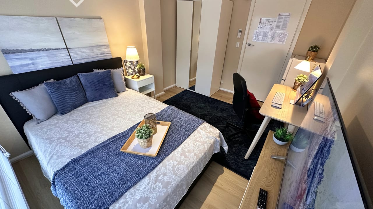 Furnished room in a share house