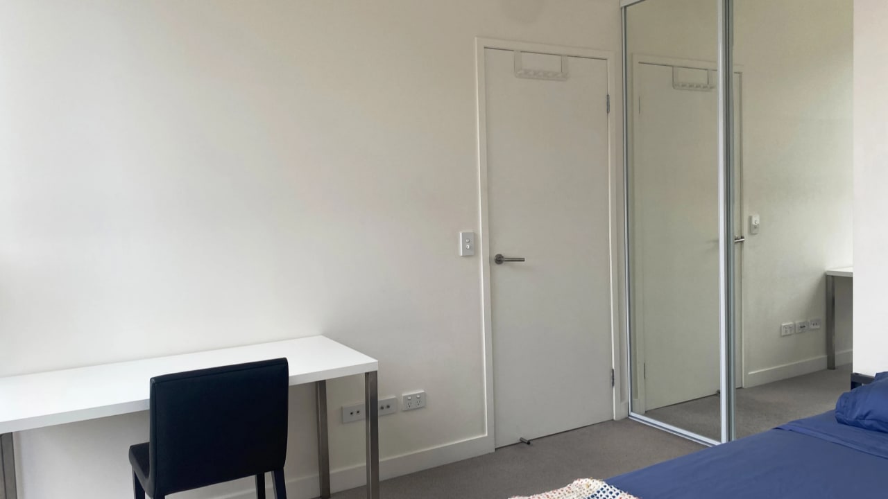 Furnished room in a flatshare