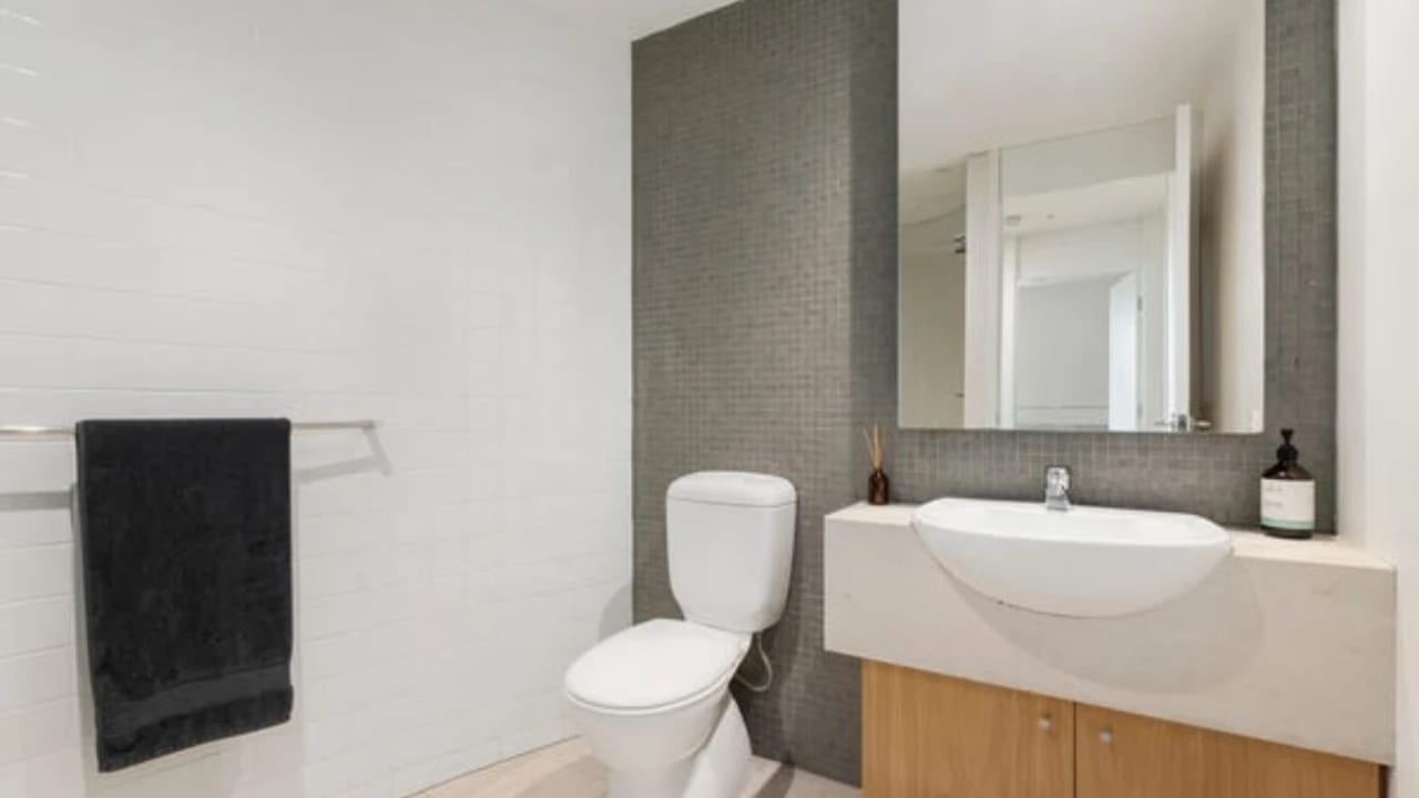 Furnished room with own bathroom