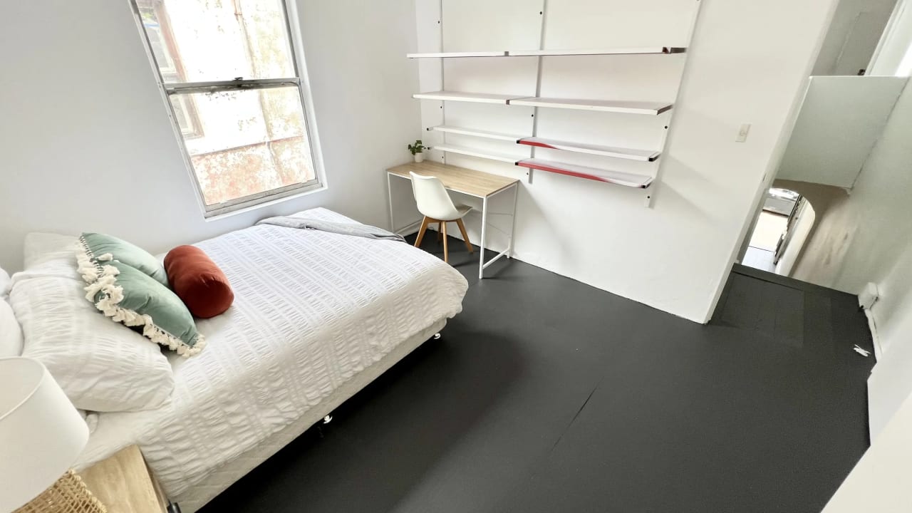 Room in a share house
