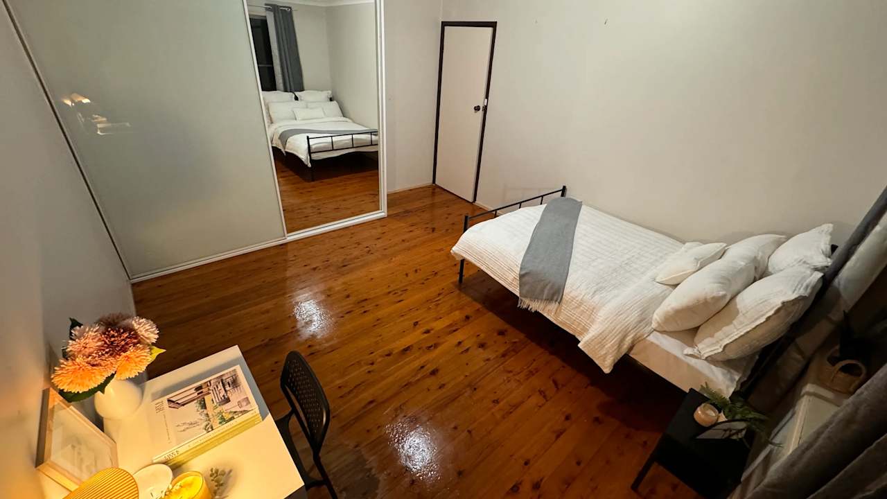 Furnished room in a share house