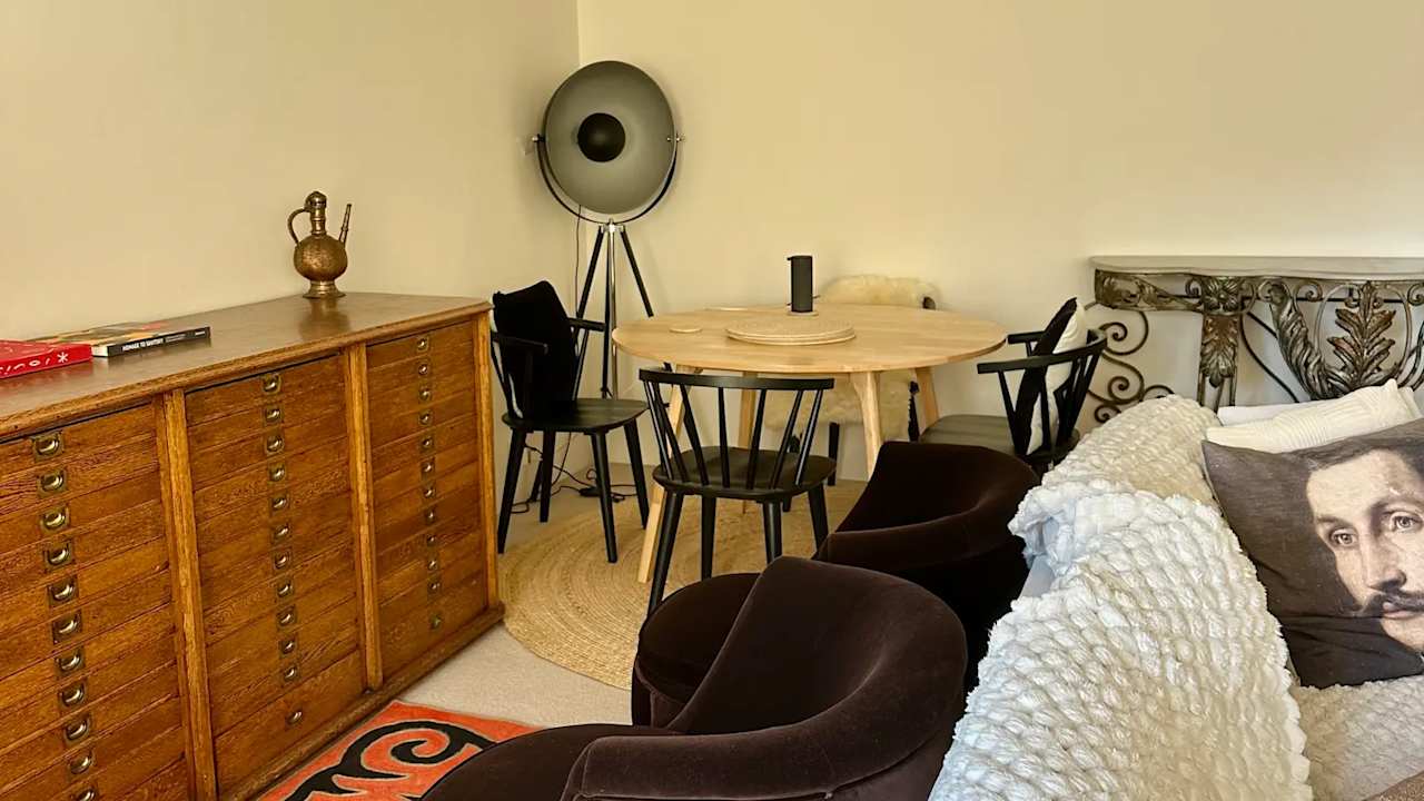 Unfurnished room in a flatshare