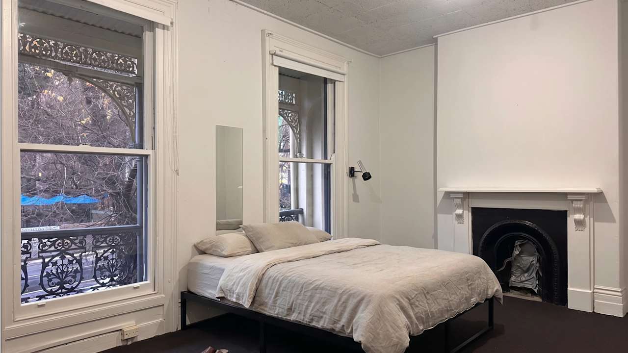 Furnished room in a share house