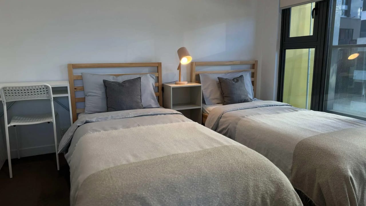 Furnished room with ensuite in a flatshare