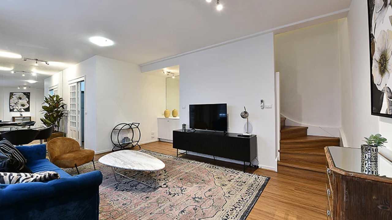 Whole property with 2 rooms for rent