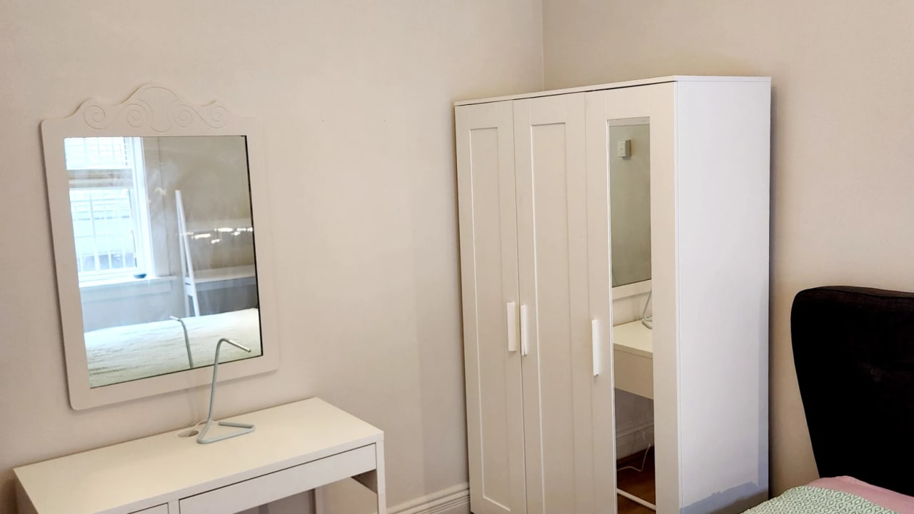 Furnished room with own bathroom