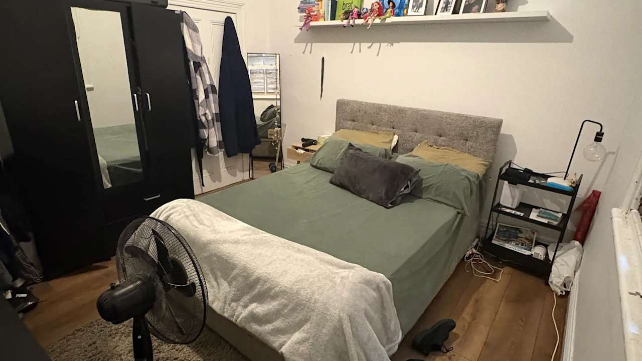 Unfurnished room in a share house