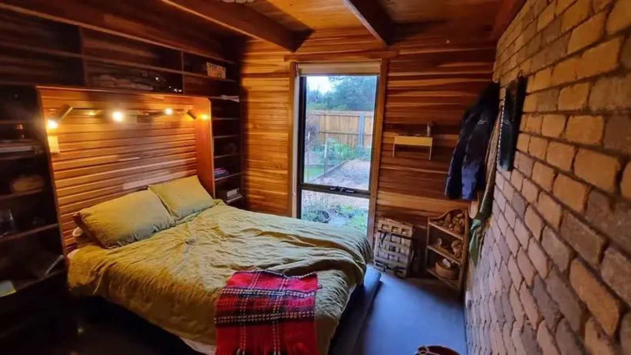 Room in a share house