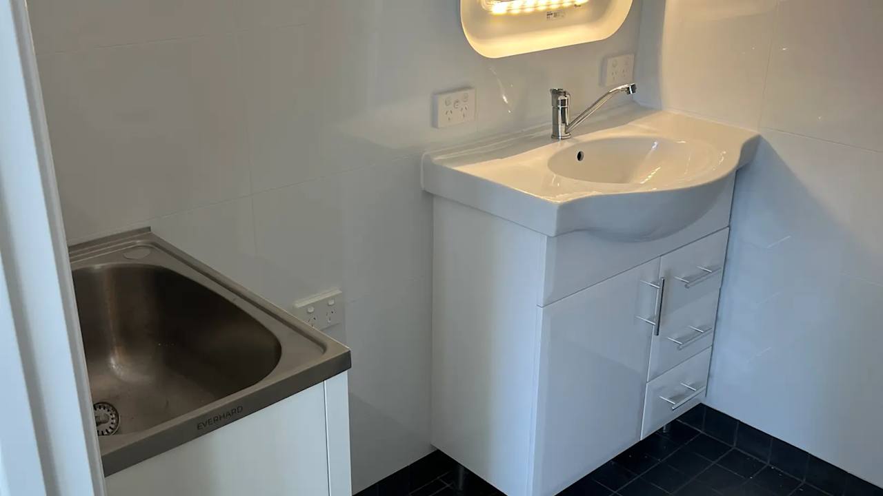 Room in a share house