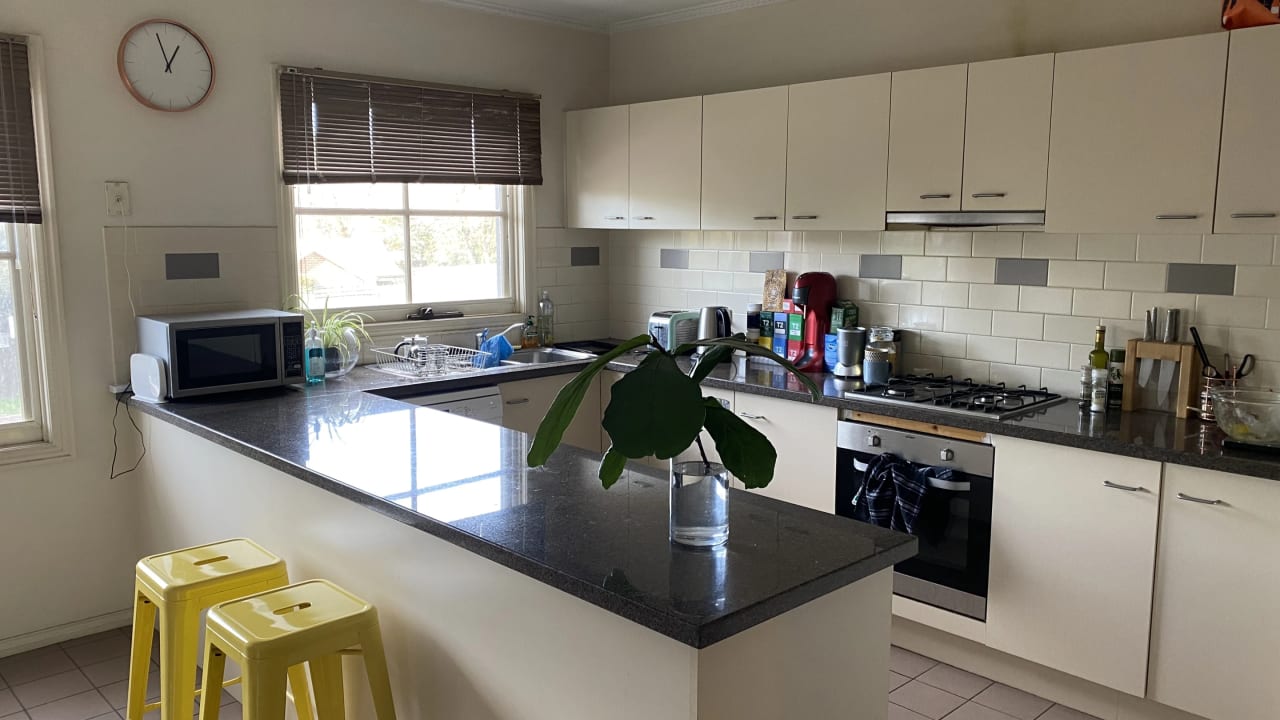 Unfurnished room in a flatshare