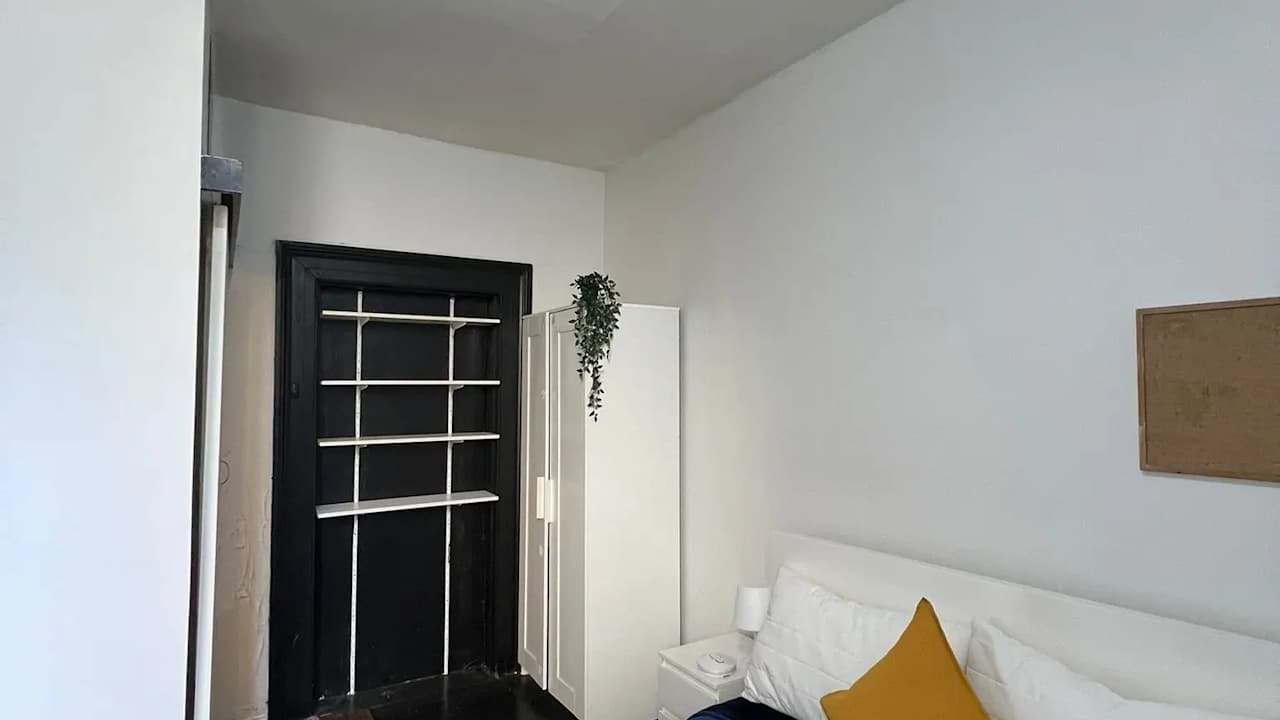 Furnished room studio flat for rent