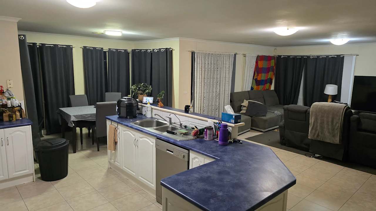 Room in a share house