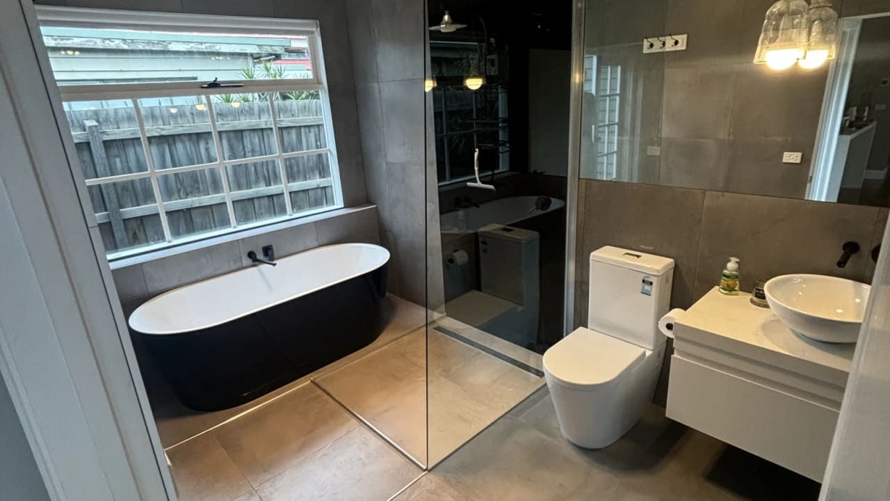 Unfurnished room with own bathroom
